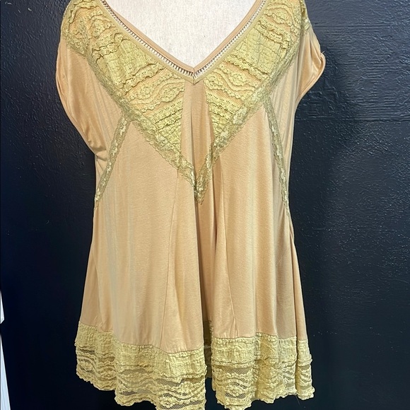Ungee Elegant Lace Trim Tan Top - Picture 1 of 4